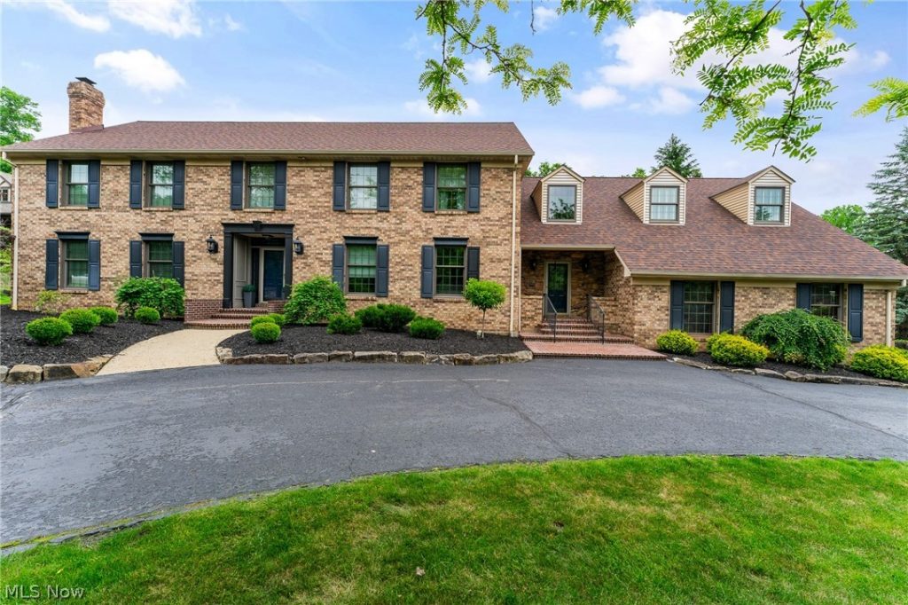 6127 Pebble Beach Court, Canfield, OH