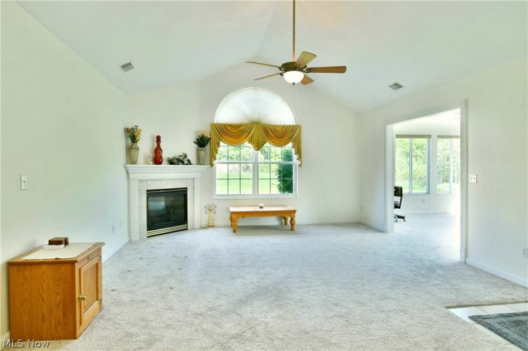 1103 Willow Brook Drive, Warren, OH - Photo 3