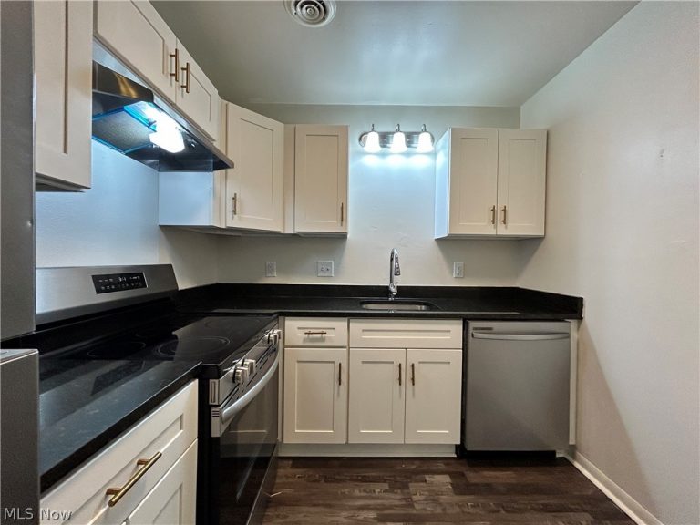 4313 Earl Drive #B7, Steubenville, OH - Photo 4