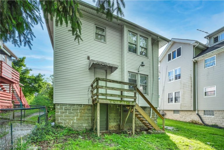 1282 Pondview Avenue, Akron, OH - Photo 6