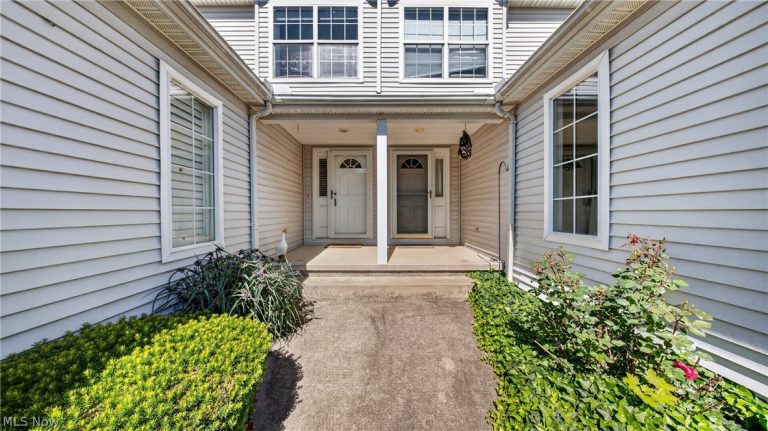 1351 Meadow Run, Copley, OH - Photo 2
