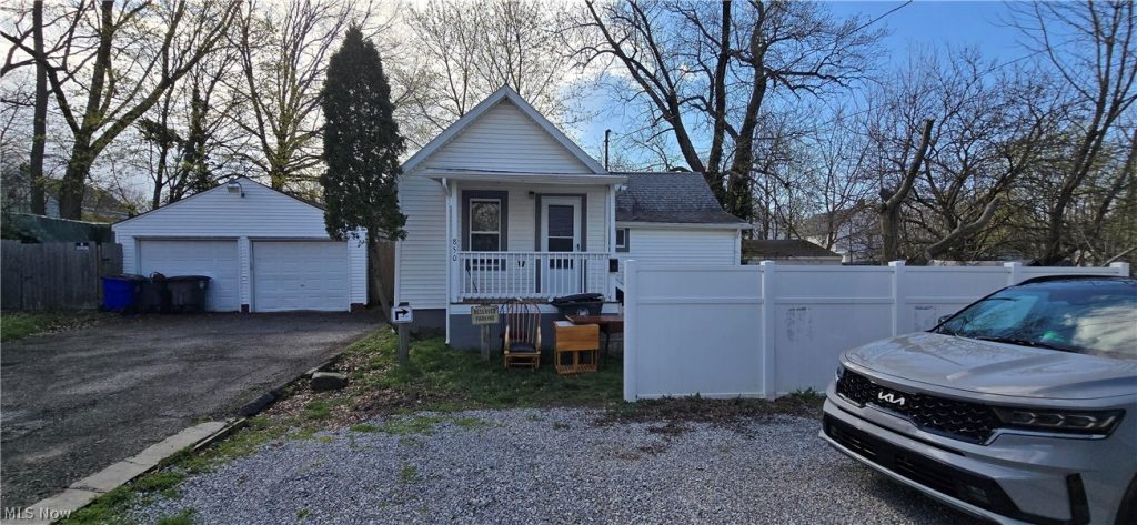 850 Kling Street, Akron, OH