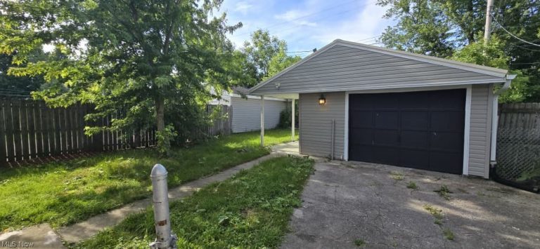 3155 Mckinley Street, Lorain, OH - Photo 4