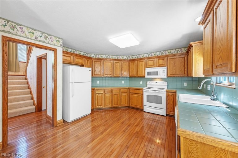 1179 Vineyard Drive, Medina, OH - Photo 4