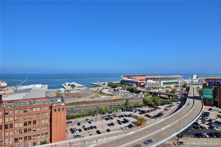701 Lakeside Avenue #1301, Cleveland, OH - Photo 3