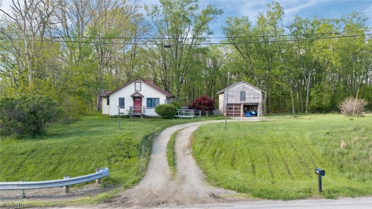 9000 Lincoln Way, Orrville, OH - Photo 2