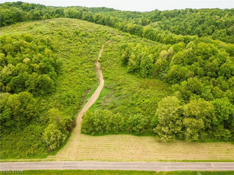 Barkley Road, Uhrichsville, OH, 44683