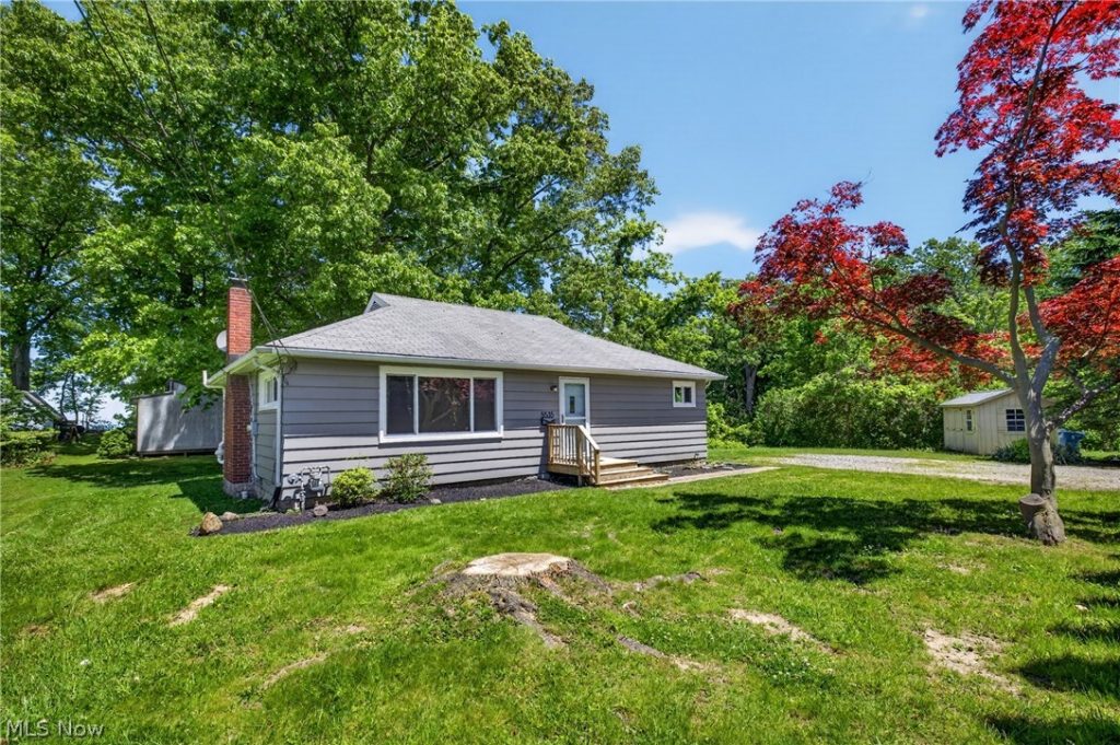 5535 Chestnut Street, Mentor on the Lake, OH