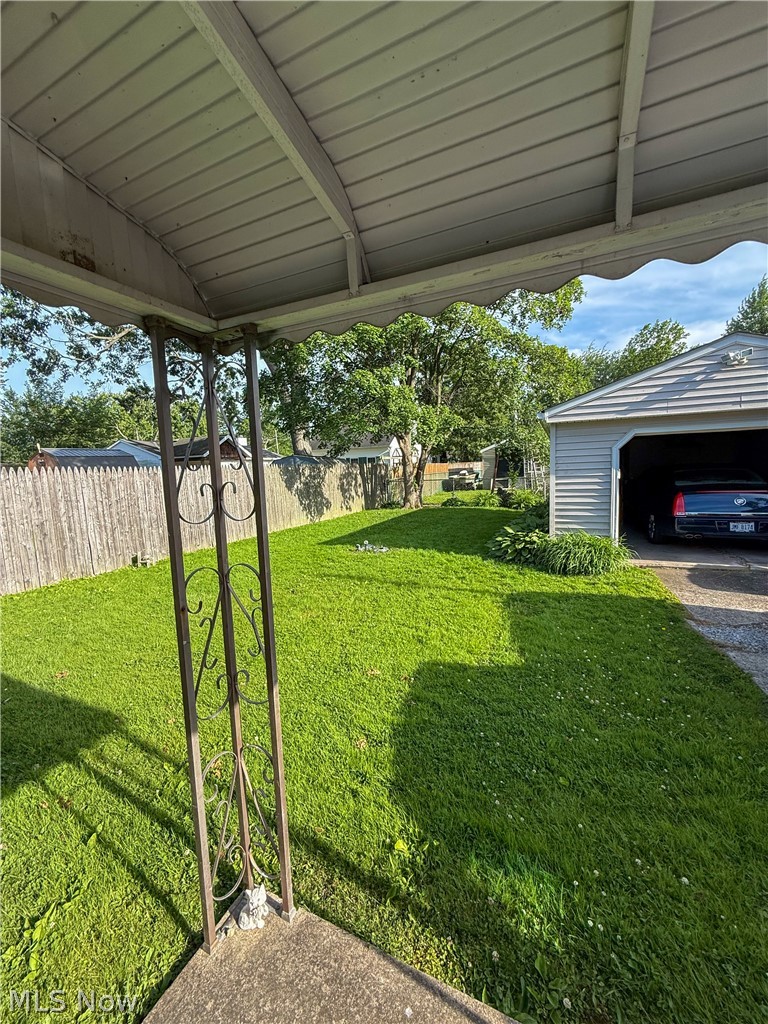519 Case Avenue, Elyria, OH - Photo 6