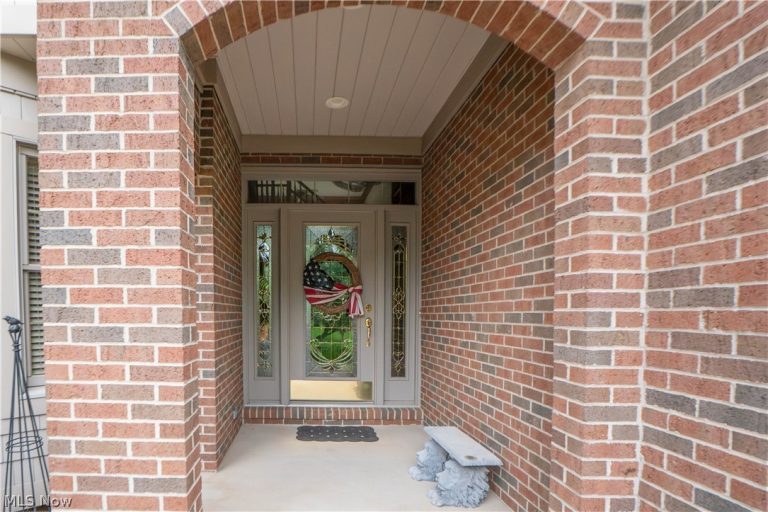 1535 Chadford Gate, Canton, OH - Photo 6