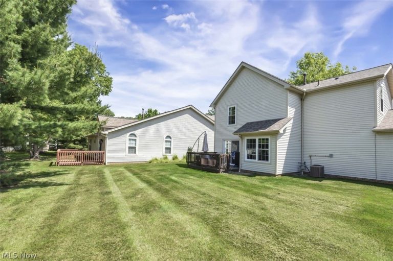 6804 Meadow Lane, Middleburg Heights, OH - Photo 5