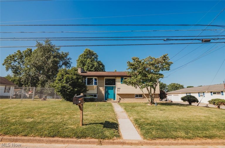 1700 28th Street, Vienna, WV, 26105