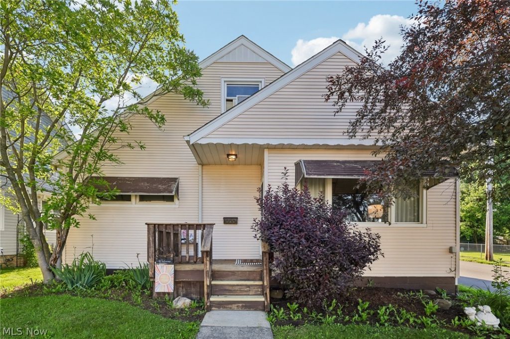 225 24th Street, Barberton, OH
