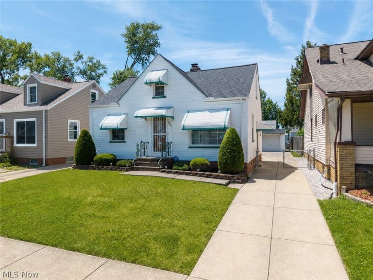 5276 48th Street, Parma, OH - Photo 2