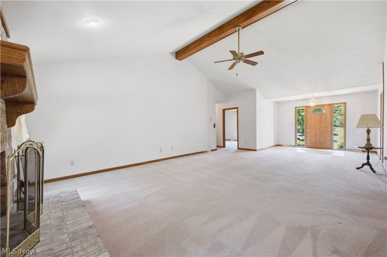 204 Colonial Drive, Canfield, OH - Photo 6