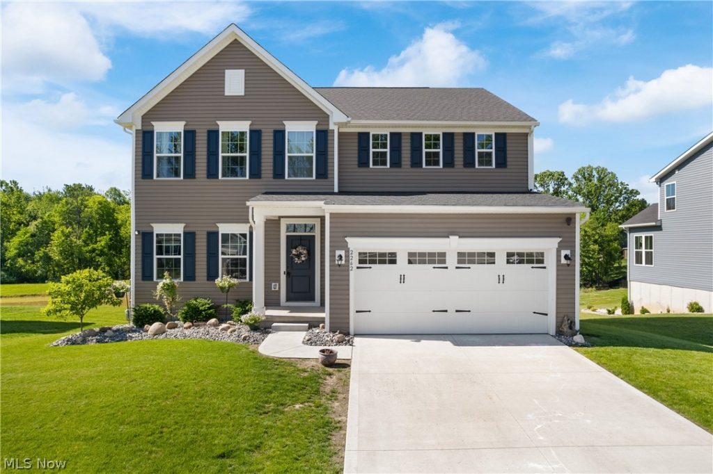 2262 Monaco Street, Uniontown, OH