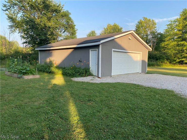 8463 Dewey Road, Montville, OH - Photo 6