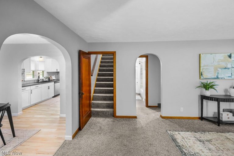 86 Southeast Avenue, Tallmadge, OH - Photo 4