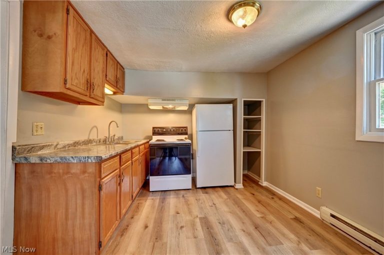 110 8th Street, New Philadelphia, OH - Photo 6