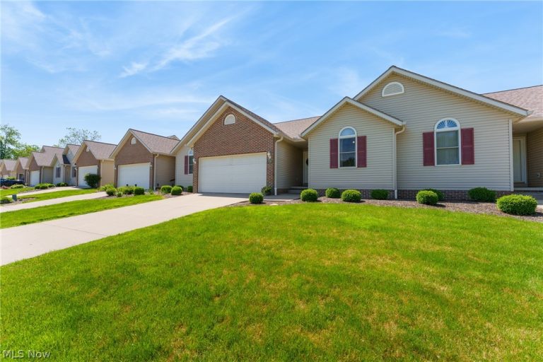 1172 Wild Brook Drive, Akron, OH - Photo 2