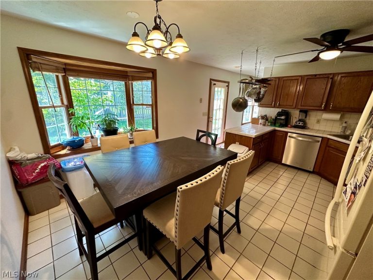 16492 Sunwood Oval, Strongsville, OH - Photo 6