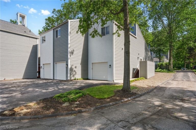 1376 Bobby Lane #32, Westlake, OH, 44145