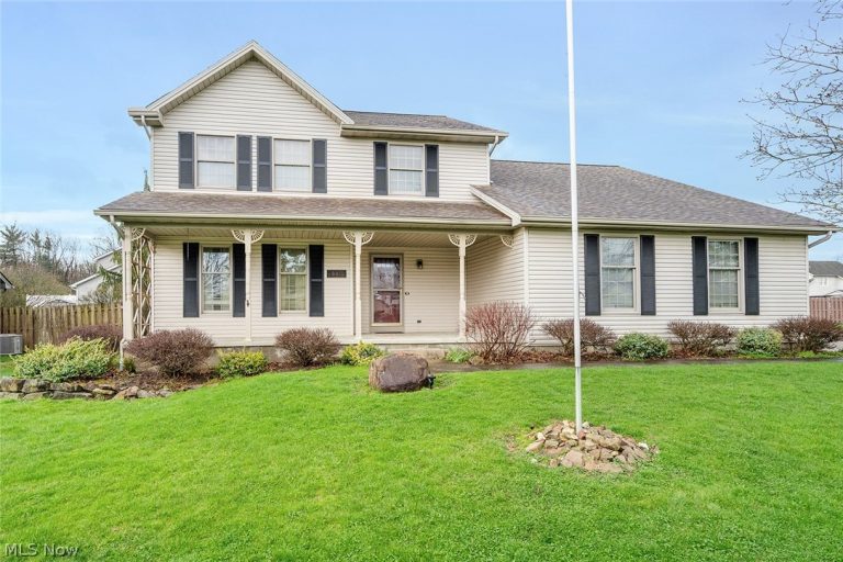 6369 Ridgeview Avenue, Austintown, OH - Photo 2