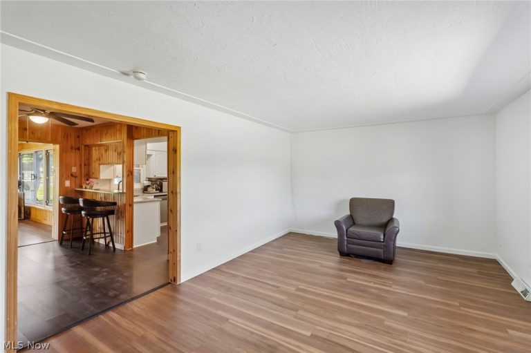 12034 Root Road, Columbia Station, OH - Photo 5