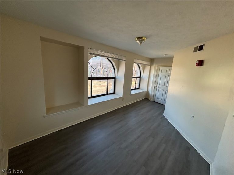 5644 Broadway Avenue #201, Cleveland, OH - Photo 6
