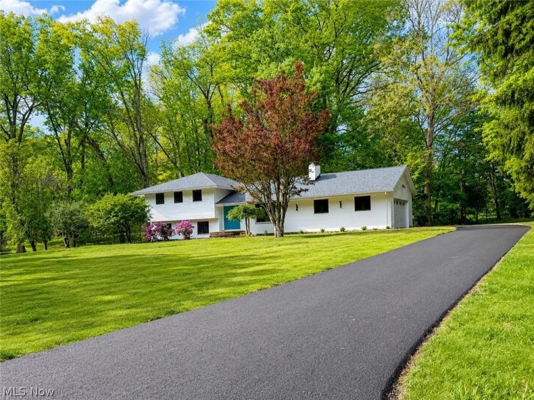 3866 Woodthrush Road, Akron, OH - Photo 2