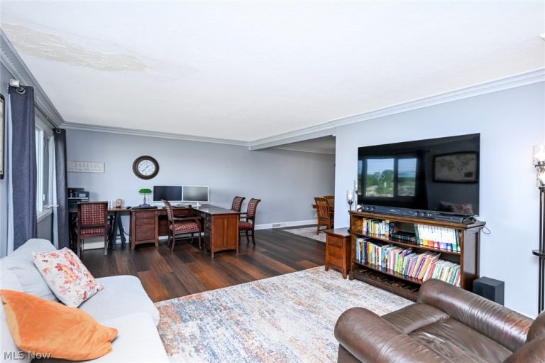 3748 Royalton Road, Brecksville, OH - Photo 3