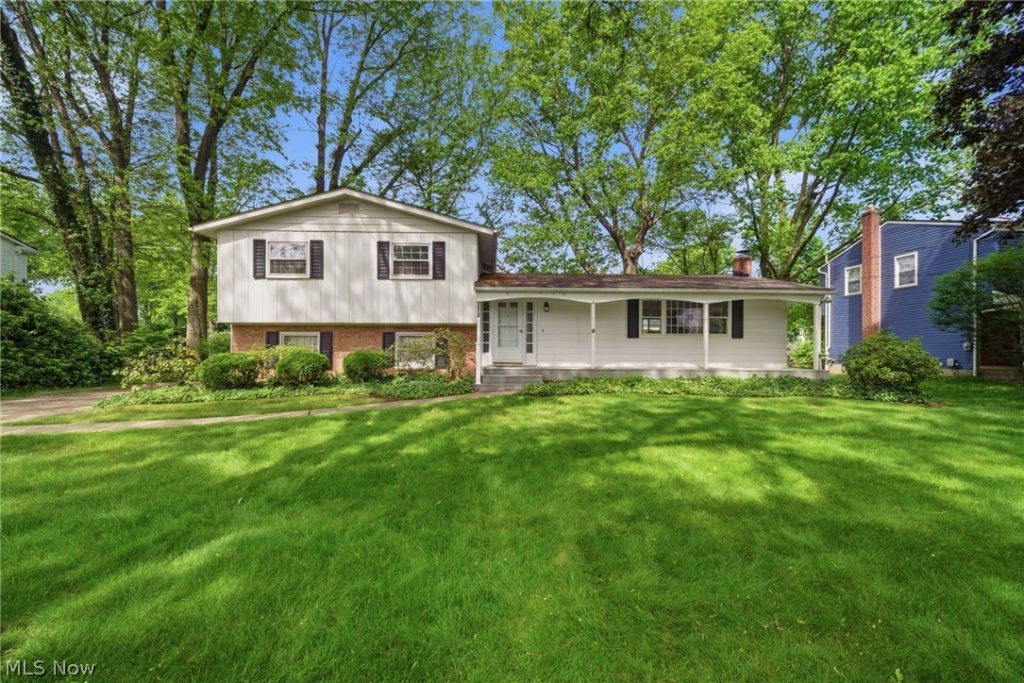 3331 Edington Road, Fairlawn, OH