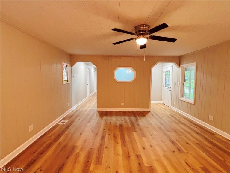 255 Sunview Lane, Follansbee, WV - Photo 5