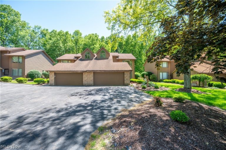 9114 Inverrary Drive, Howland, OH, 44484