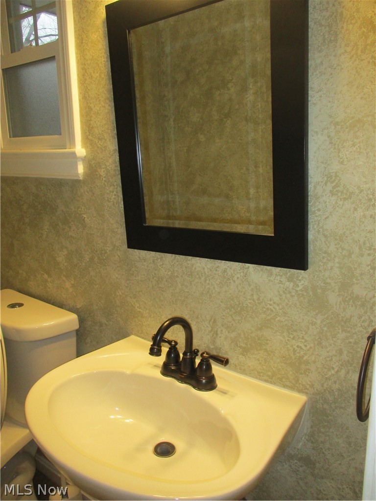 17084 Sunset Drive, Chagrin Falls, OH - Photo 4
