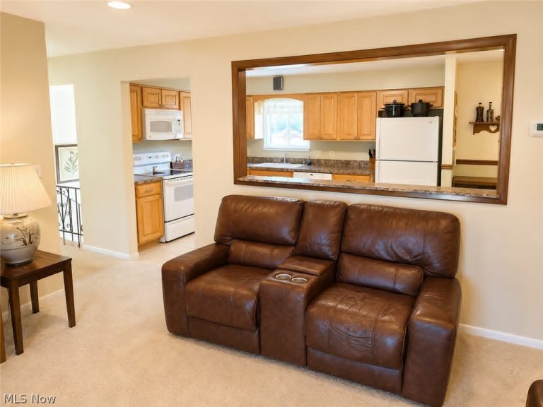 14598 Gateway Drive, North Royalton, OH - Photo 5