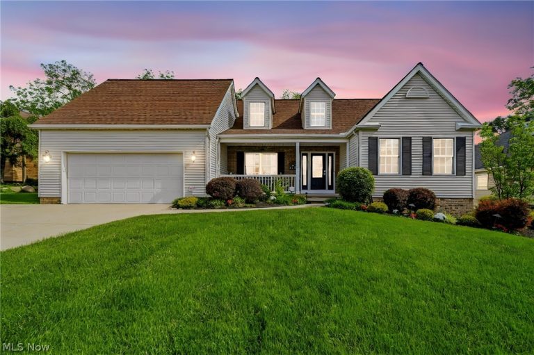 30190 Bonnie View Drive, Wickliffe, OH - Photo 2