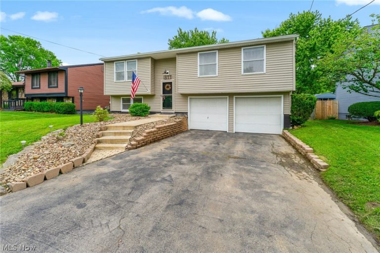 811 Illinois Avenue, McDonald, OH - Photo 2