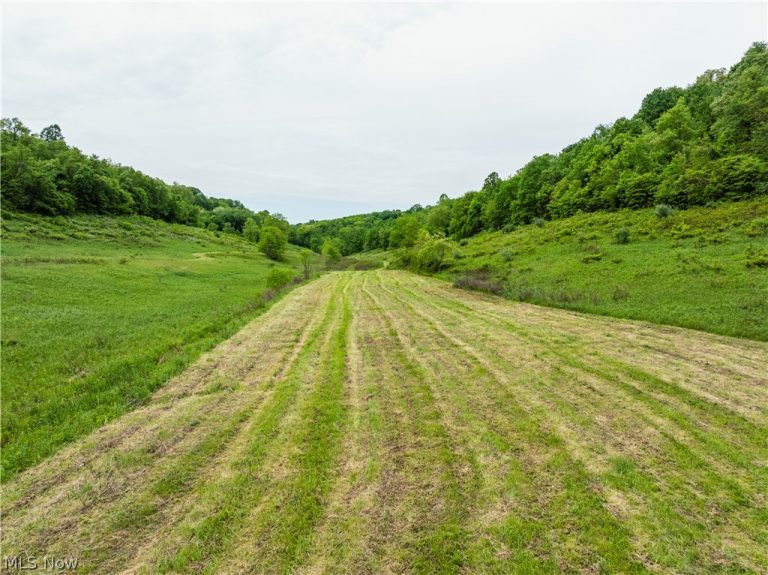 Barkley Road, Uhrichsville, OH, 44683