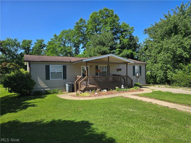 8320 Hopewell National Road, Zanesville, OH - Photo 2