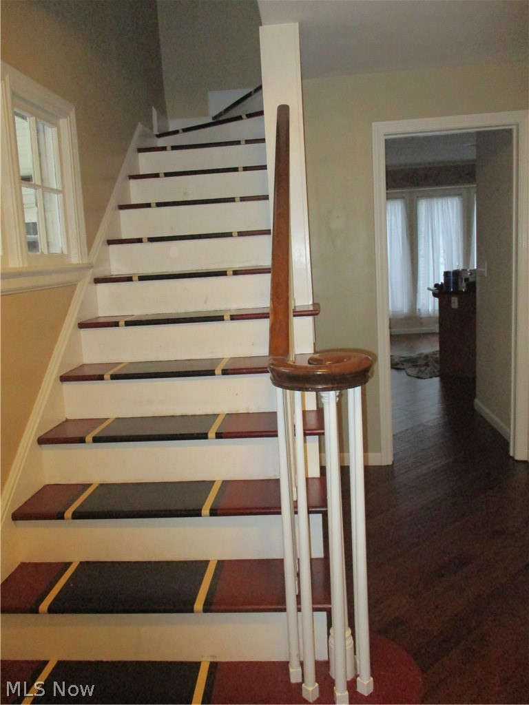 17084 Sunset Drive, Chagrin Falls, OH - Photo 3