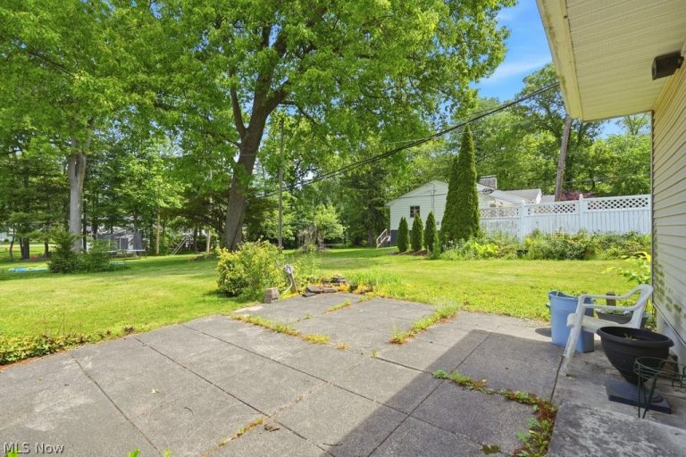189 Pembroke Road, Akron, OH - Photo 4