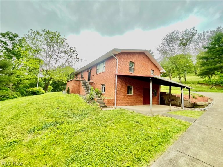 1805 Lee Creek Rd, Belleville, WV - Photo 2