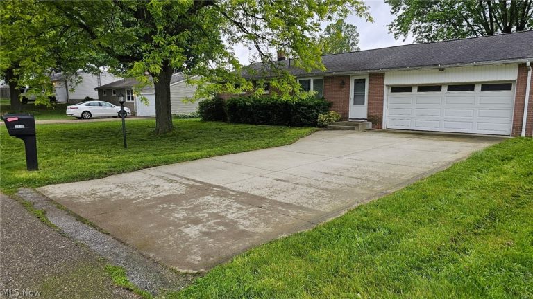 2010 38th Street, Canton, OH, 44705