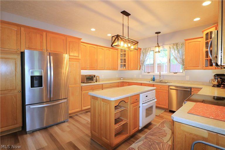 8503 Risden Road, Vermilion, OH - Photo 3