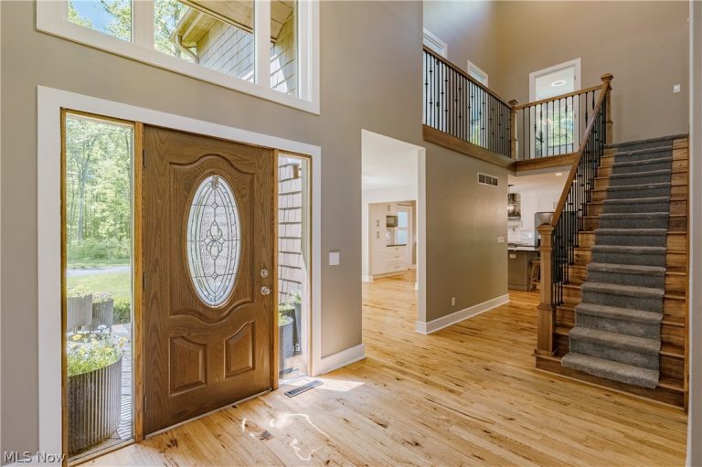 17138 Wood Acre Trail, Chagrin Falls, OH - Photo 8