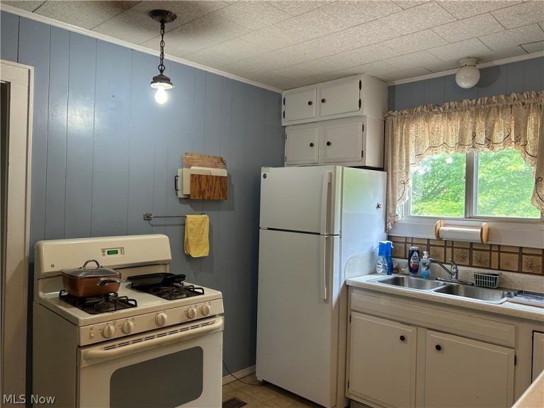 4200 Apple Pie Ridge Road, Wellsburg, WV - Photo 2