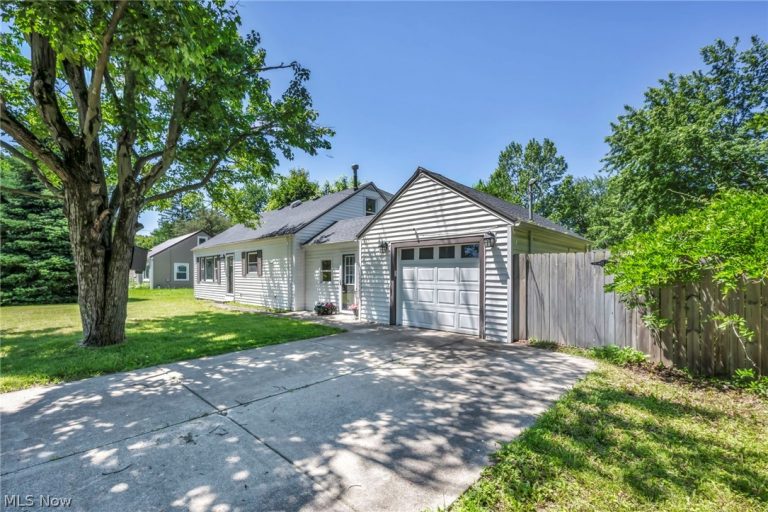 9948 Colfax Drive, Columbia Station, OH - Photo 4