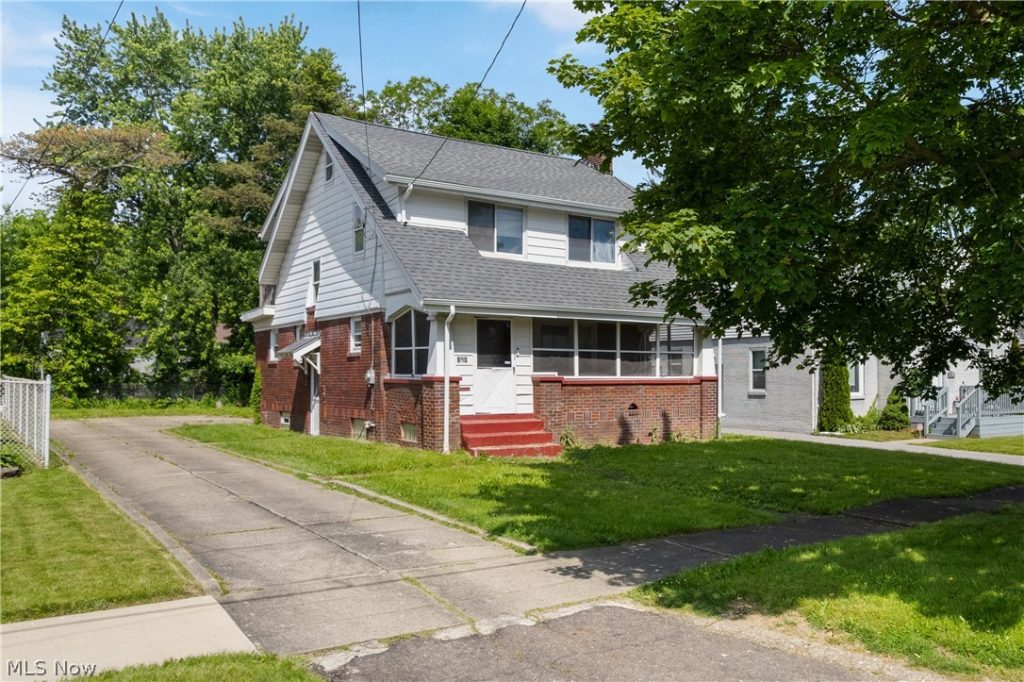 890 Winton Avenue, Akron, OH