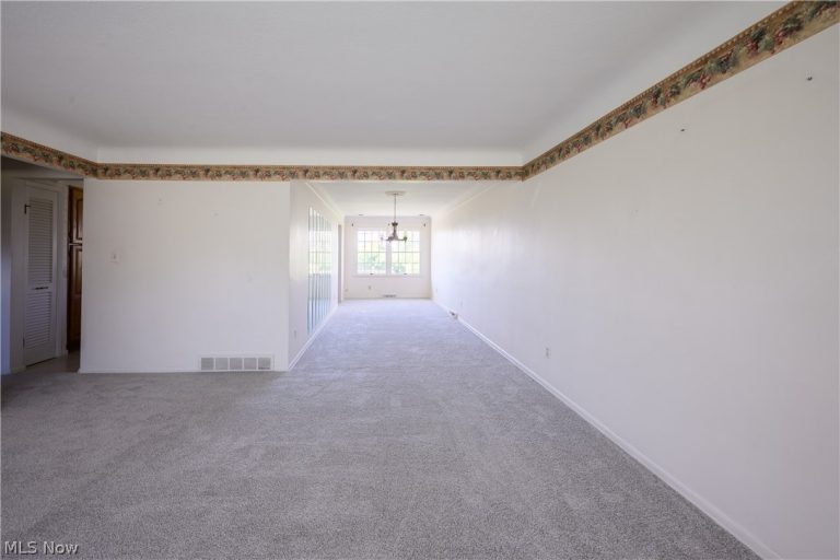 651 Parkleigh Drive, Seven Hills, OH - Photo 3